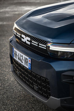 Dacia Bigster hybrid 150 4x4