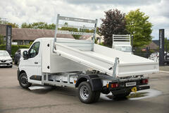 Renault Pro+ Niederlassung Plaisir · Renault Master IV – Kipper-Version