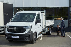 Renault Pro+ Niederlassung Plaisir · Renault Master IV – Kipper-Version