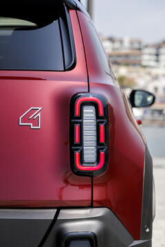 Renault 4 E-Tech electric « plein sud® »