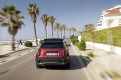 Renault 4 E-Tech electric « plein sud® »