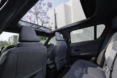 Renault 4 E-Tech electric « plein sud® »