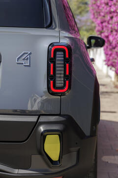 Renault 4 E-Tech electric « plein sud® »