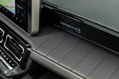 Renault 4 E-Tech electric « plein sud® »