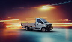 Leader des grands fourgons en Europe, Renault Master renforce son offre et s’enrichit de nouveaux équipements