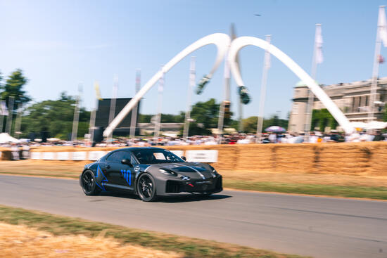 Dynamisches Debüt: Alpine A110 FUTURE beim Goodwood Hillclimb